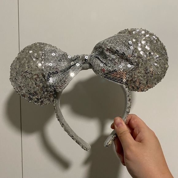 Disney Minnie Ears - Picture 2 of 2